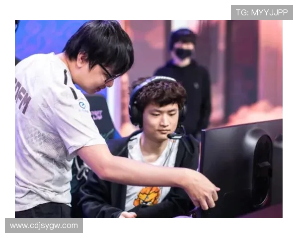 Caps中路统治赛场展现顶级操作引领欧洲豪强再掀青春风暴