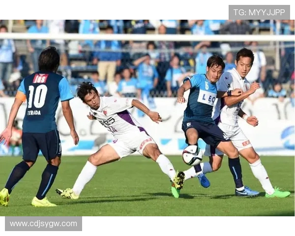 岐阜队与不死鸟的激烈对决揭示足球战术与团队精神的完美结合